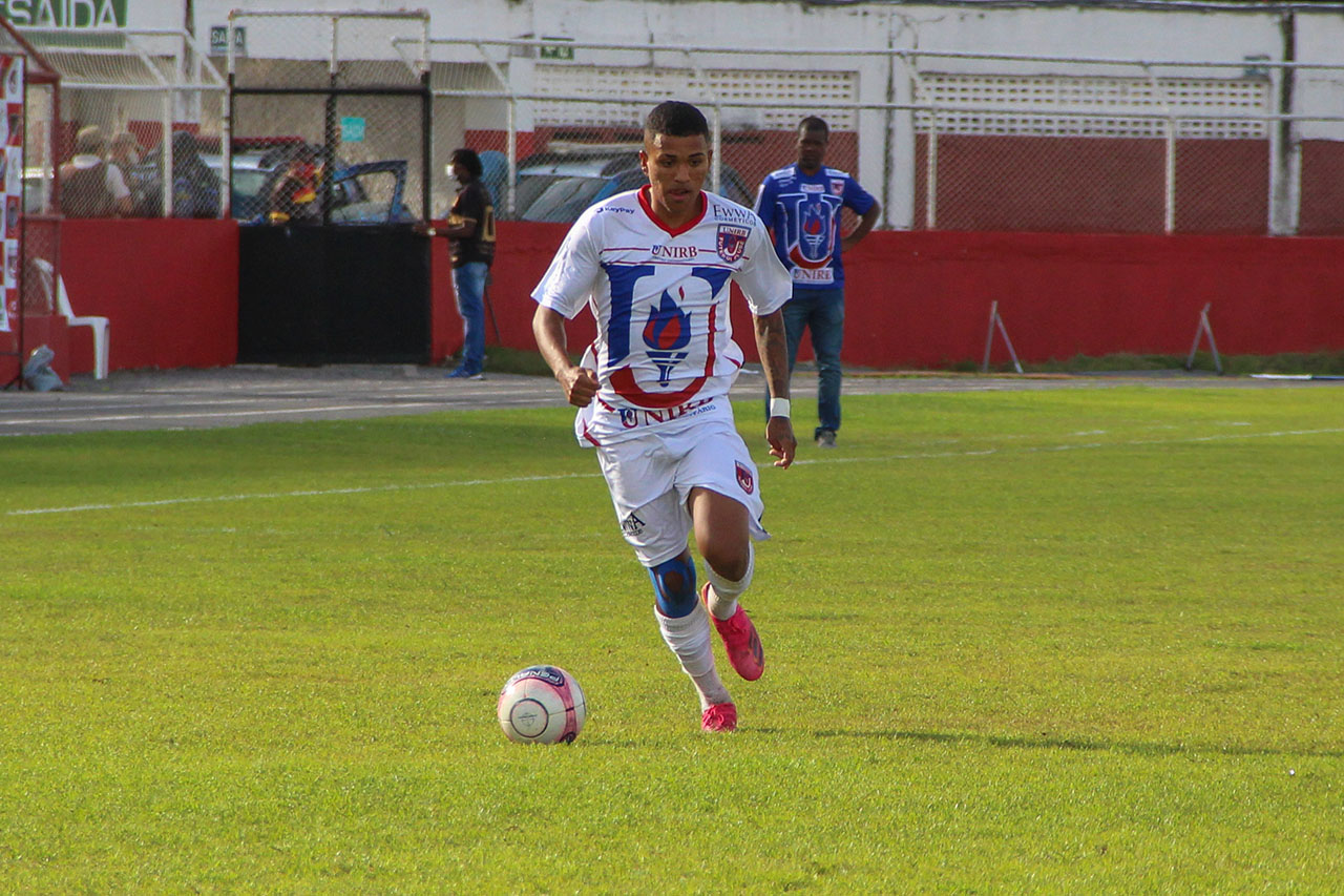 ESTUDANTE DO CENTRO UNIVERSITÁRIO UNIRB É CONTRATADO PARA O TIME DE FUTEBOL  - UNIRB Futebol Clube